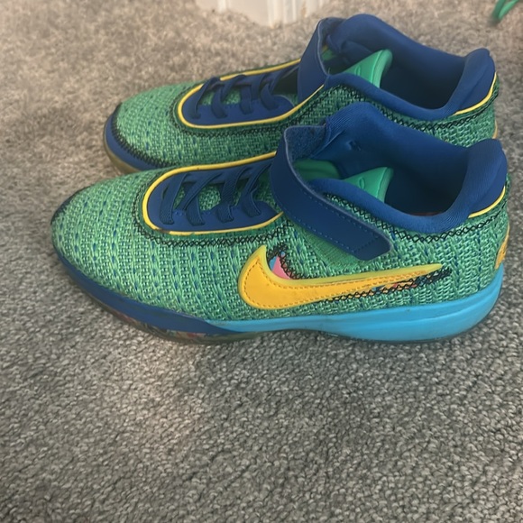 Kids LeBron - Picture 4 of 4